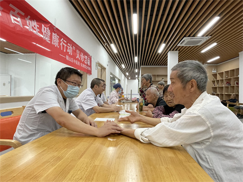 （20230918区中医医院）开展“服务百姓健康行动”义诊暨主题党日活动2.jpg