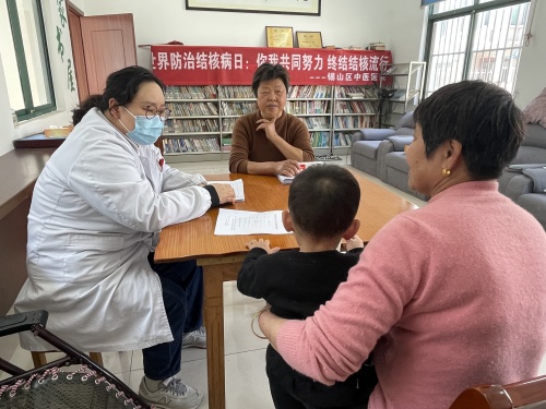（20240325区中医医院）走进乡村开展结核病防治宣教活动2.JPG